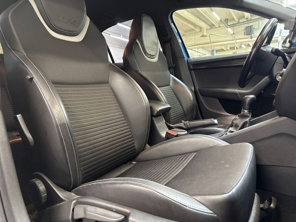 Skoda Octavia 2014 Sininen