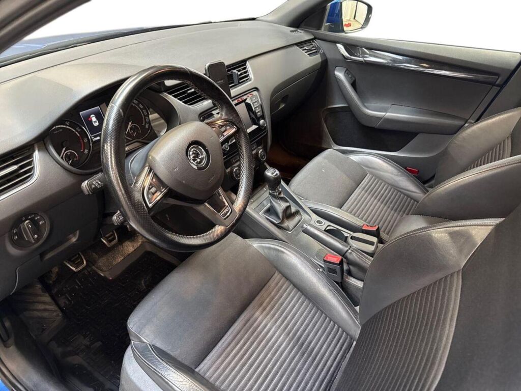 Skoda Octavia 2014 Sininen