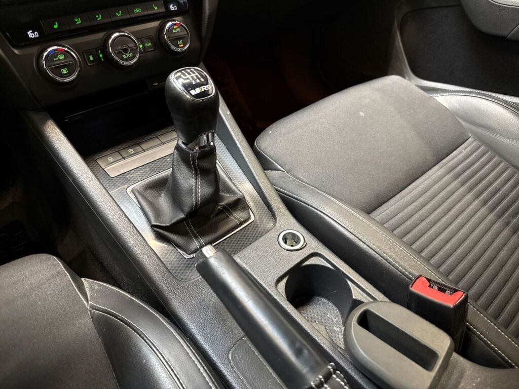 Skoda Octavia 2014 Sininen
