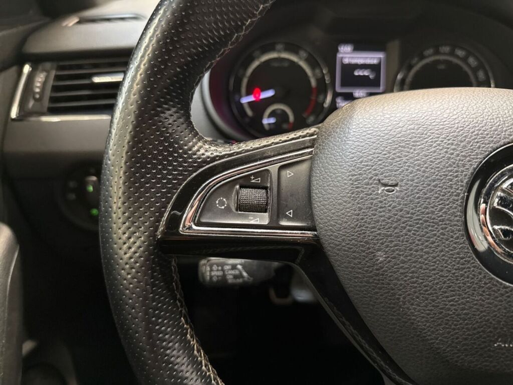 Skoda Octavia 2014 Sininen