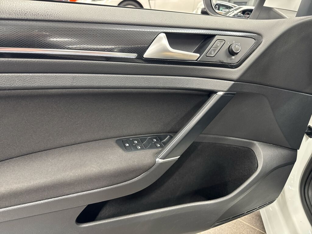 Volkswagen Golf 2014 Valkoinen