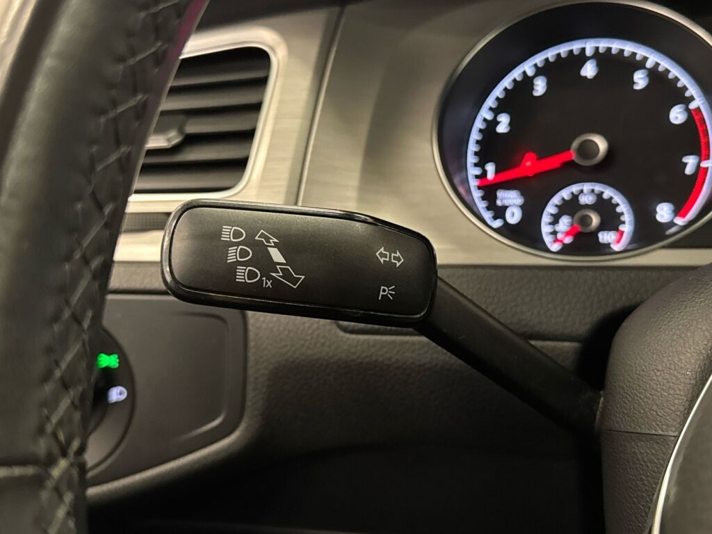 Volkswagen Golf 2014 Valkoinen