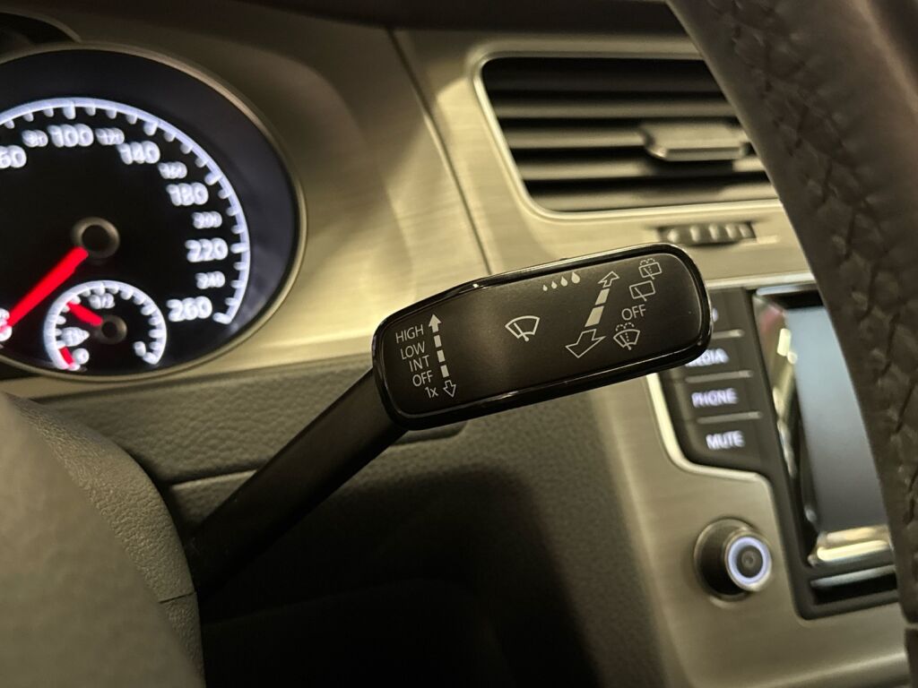 Volkswagen Golf 2014 Valkoinen