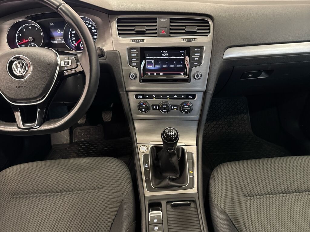 Volkswagen Golf 2014 Valkoinen