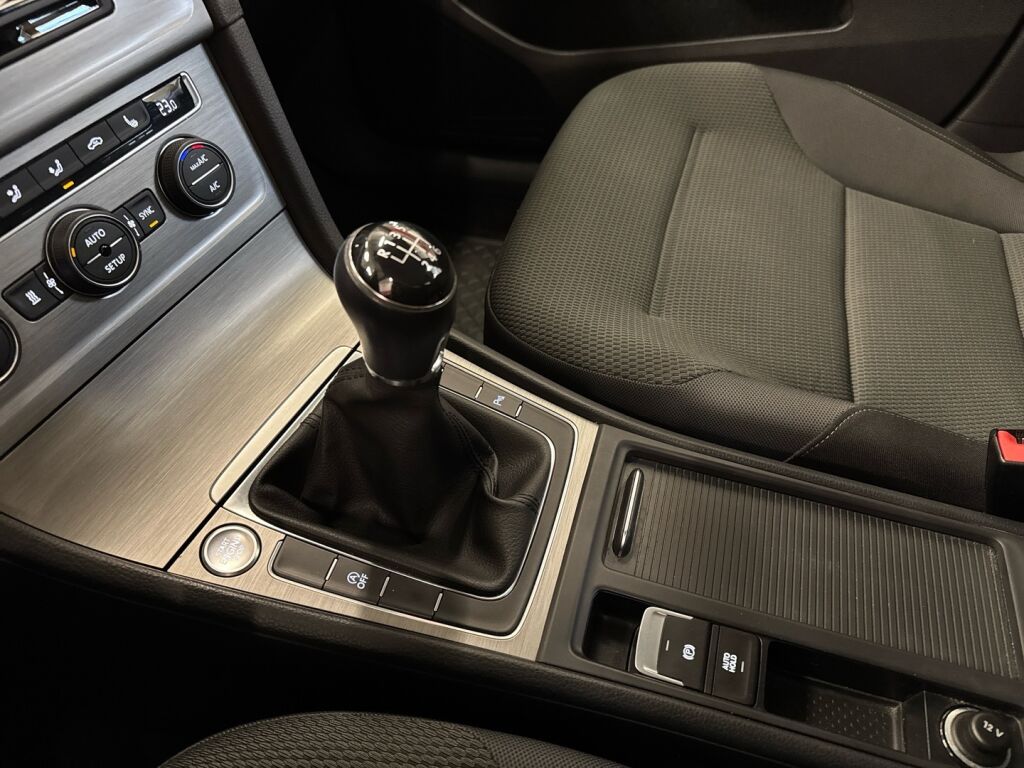 Volkswagen Golf 2014 Valkoinen