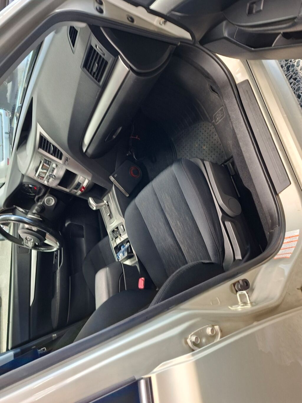 Subaru Legacy 2011 Keltainen
