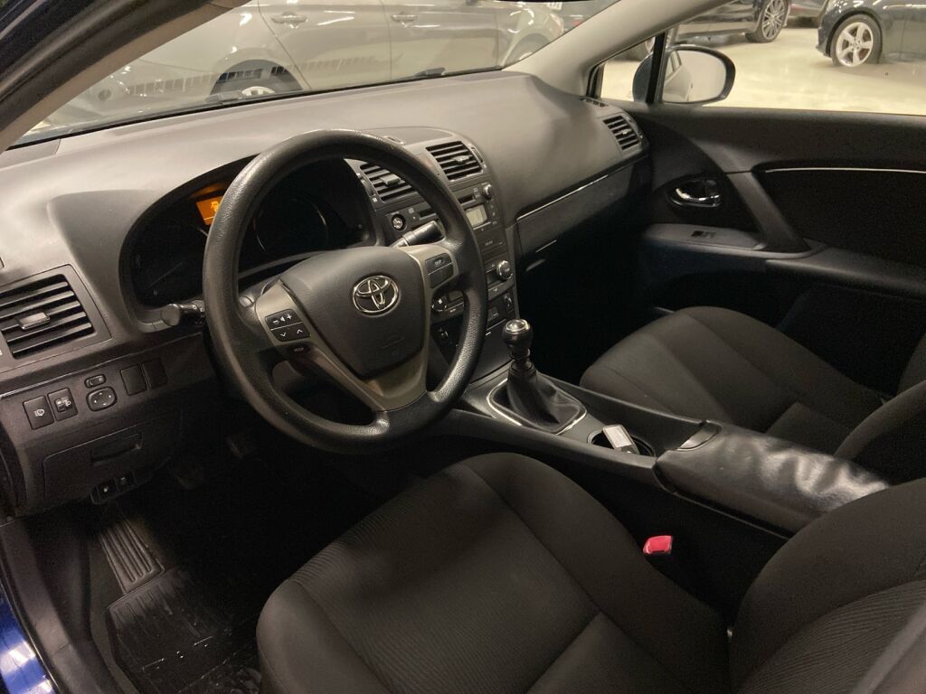 Toyota Avensis 2011 Sininen