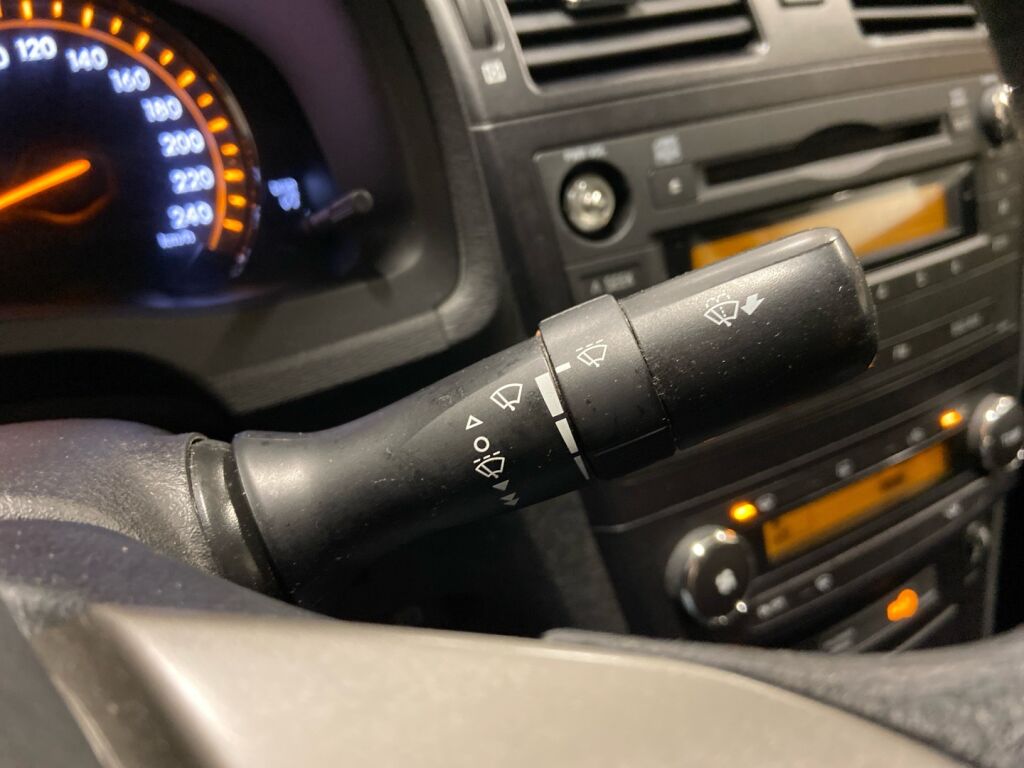 Toyota Avensis 2011 Sininen