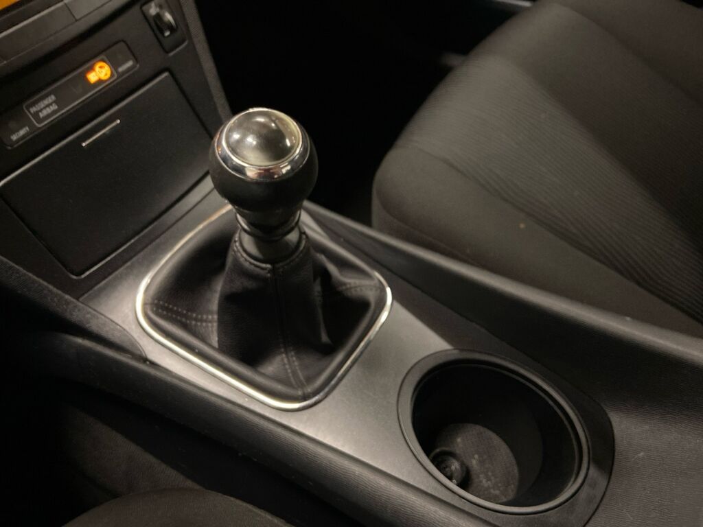 Toyota Avensis 2011 Sininen