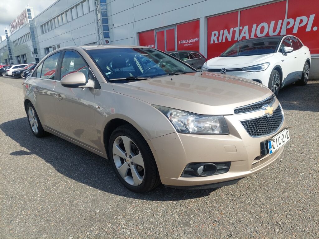 Chevrolet Cruze 2011 Ruskea (beige)