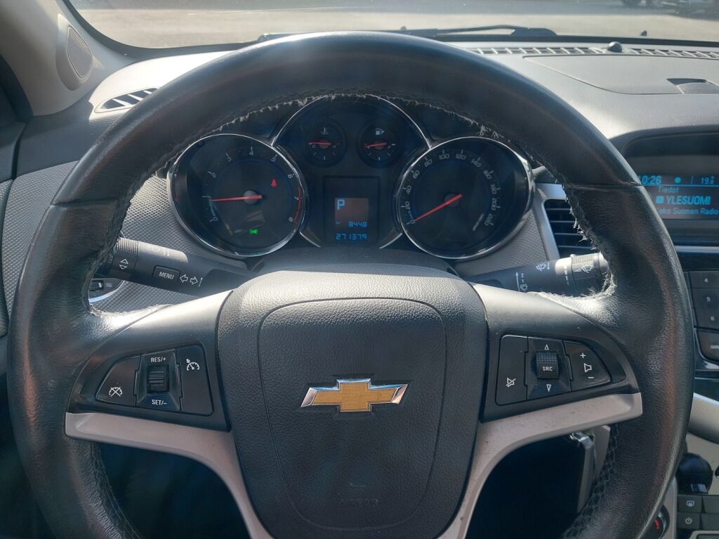 Chevrolet Cruze 2011 Ruskea (beige)