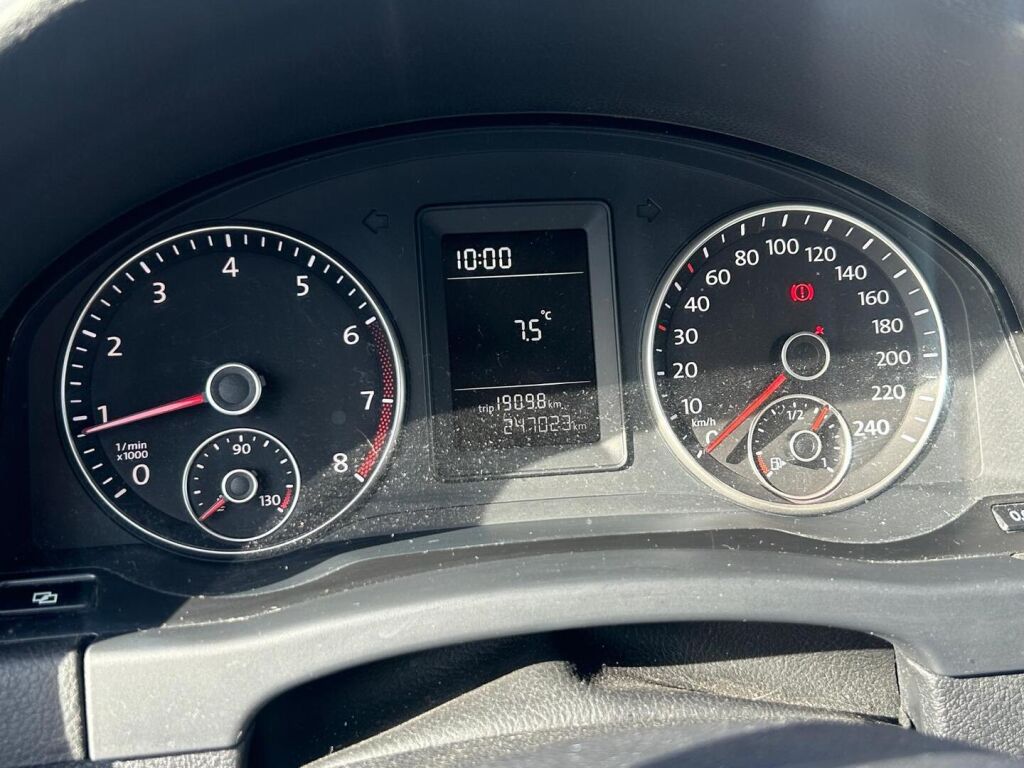 Volkswagen Golf Plus 2011 Ruskea (beige)