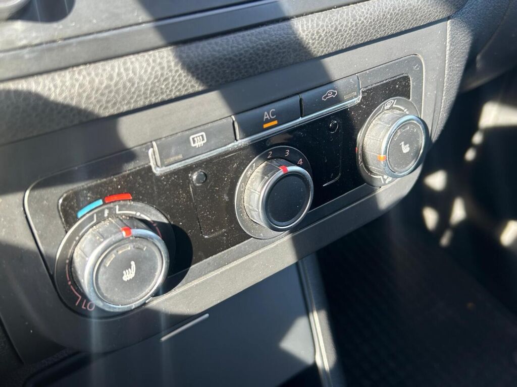 Volkswagen Golf Plus 2011 Ruskea (beige)