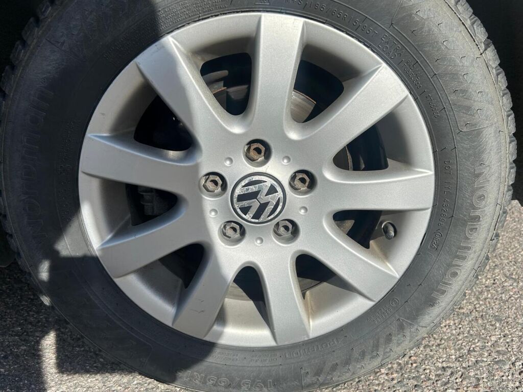 Volkswagen Golf Plus 2011 Ruskea (beige)