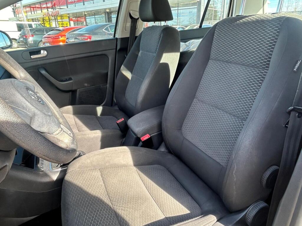 Volkswagen Golf Plus 2011 Ruskea (beige)