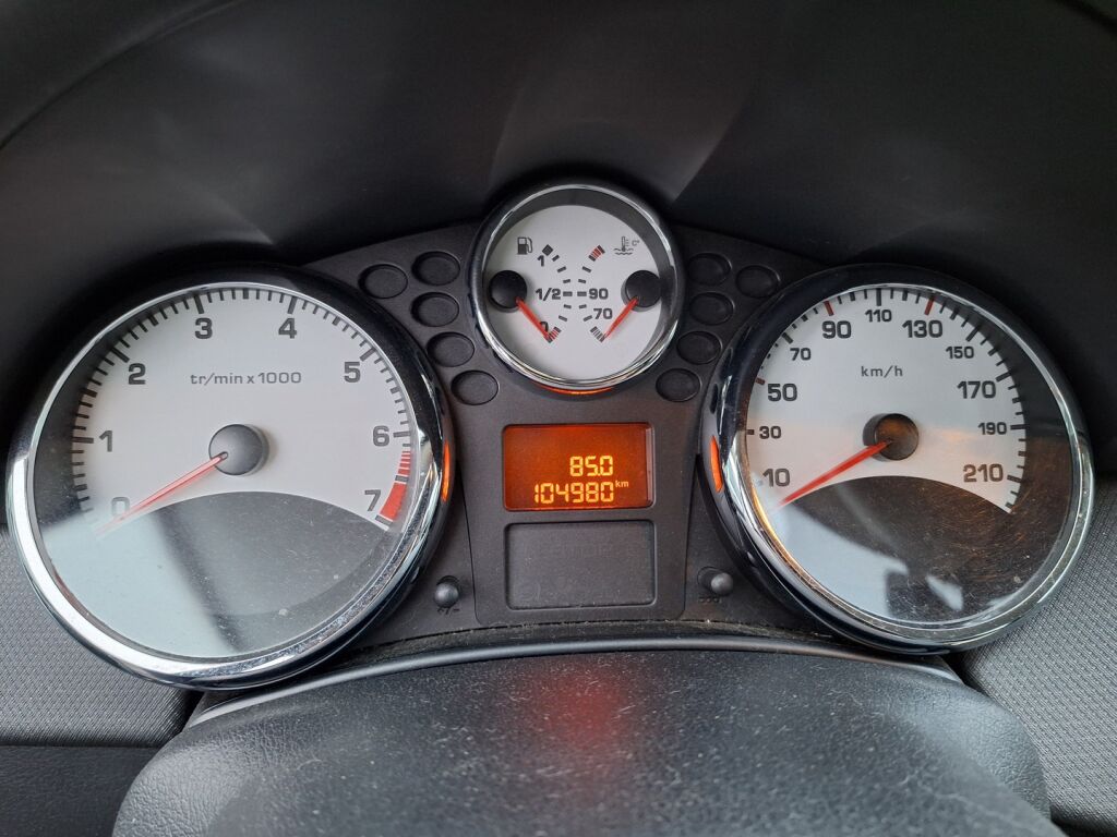 Peugeot 207 2011 Harmaa