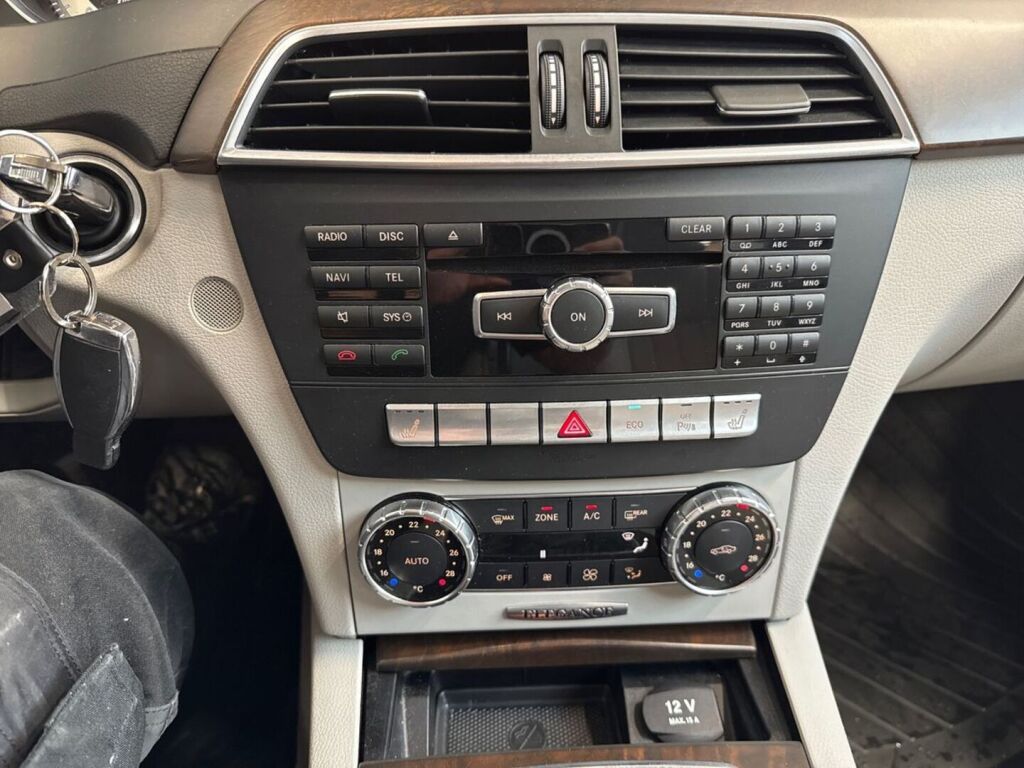 Mercedes-Benz C 2011 Harmaa