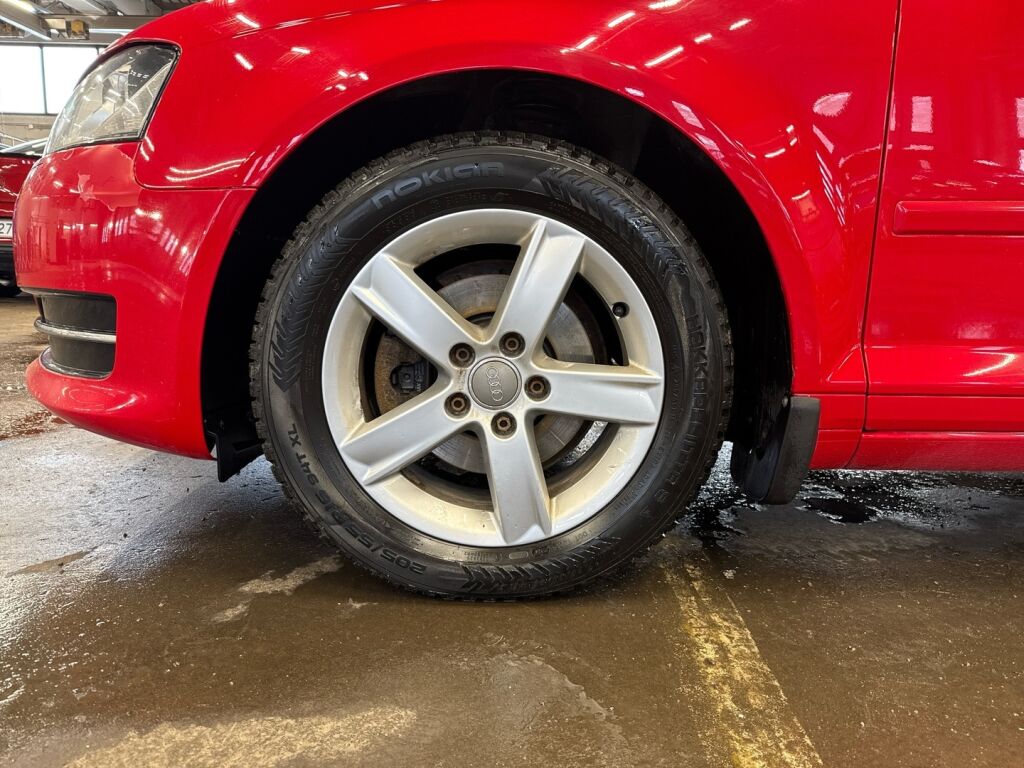 Audi A3 2011 Punainen