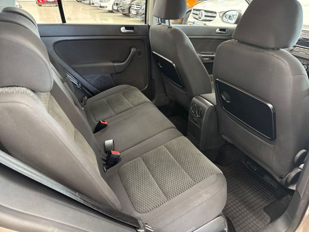 Volkswagen Golf Plus 2011 Ruskea (beige)