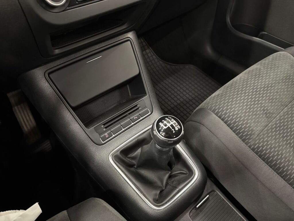 Volkswagen Golf Plus 2011 Ruskea (beige)