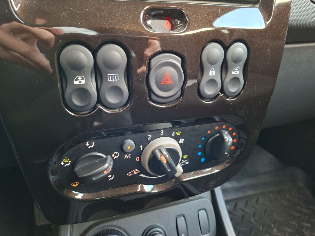 Dacia Duster 2012 Sininen
