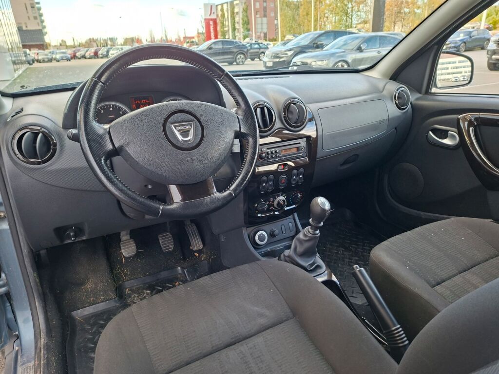 Dacia Duster 2012 Sininen