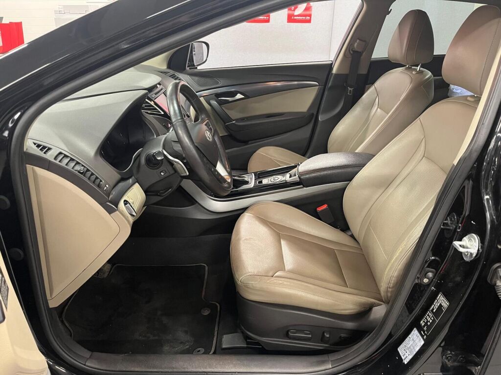 Hyundai i40 2011 Musta