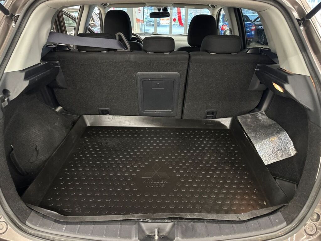 Mitsubishi ASX 2012 Ruskea (beige)