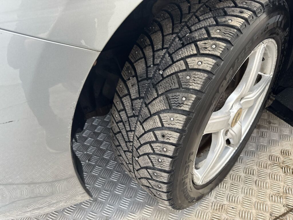 Toyota Verso 2011 Harmaa