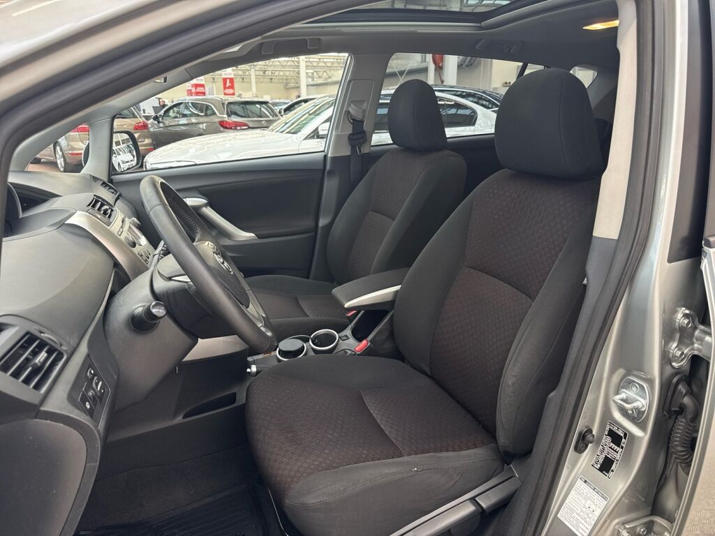 Toyota Verso 2011 Harmaa