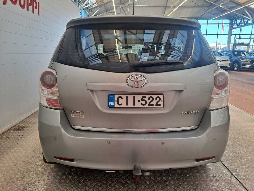 Toyota Verso 2011 Harmaa