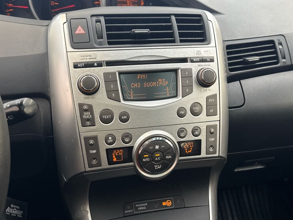 Toyota Verso 2011 Harmaa