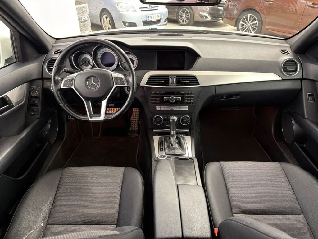Mercedes-Benz C 2011 Valkoinen