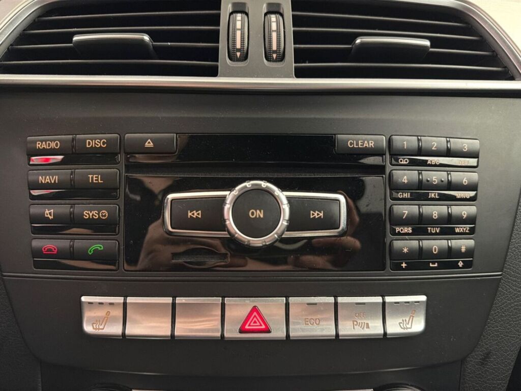 Mercedes-Benz C 2011 Valkoinen