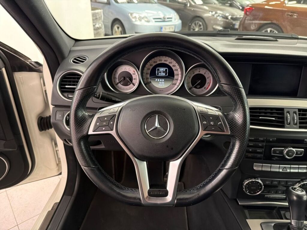 Mercedes-Benz C 2011 Valkoinen