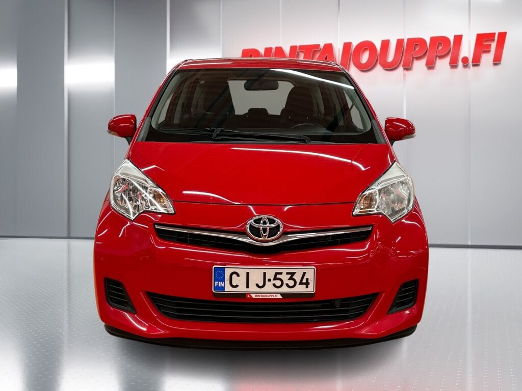 Toyota Verso-S 2011 Punainen