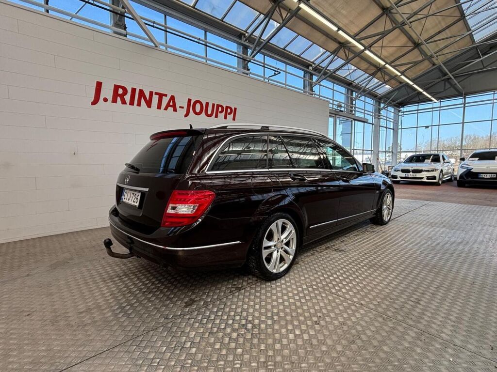 Mercedes-Benz C 2011 Ruskea (beige)