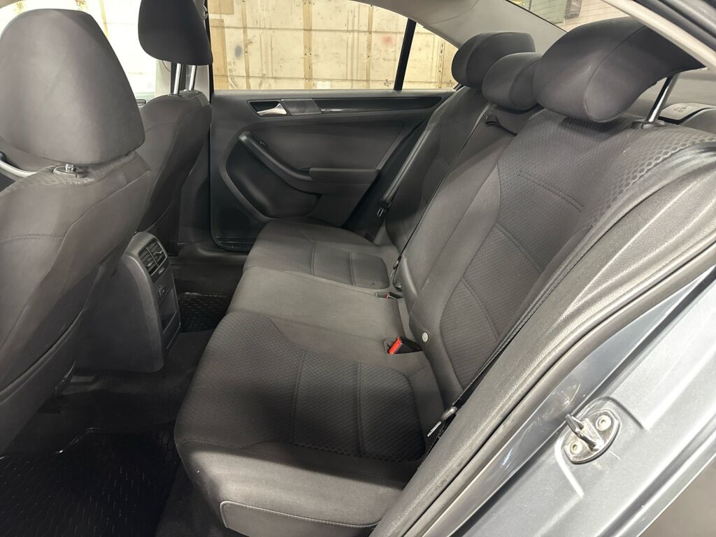 Volkswagen Jetta 2011 Harmaa