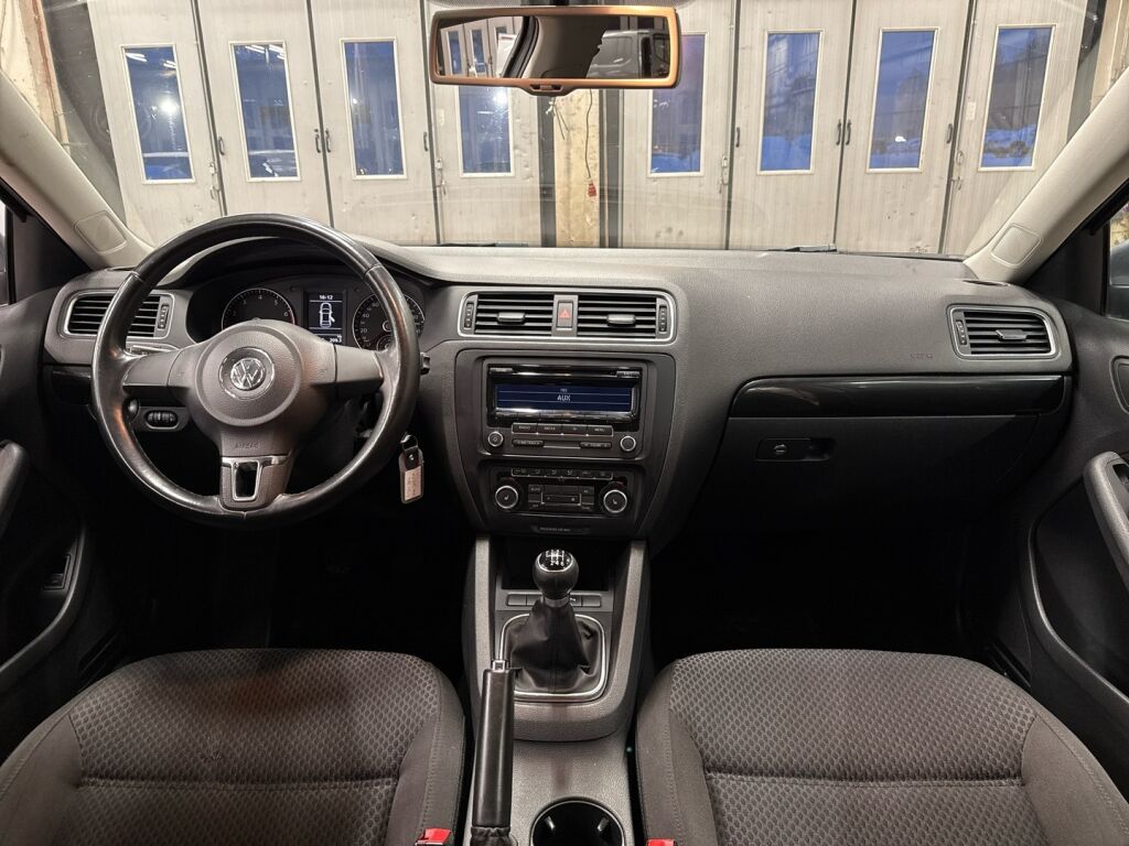 Volkswagen Jetta 2011 Harmaa