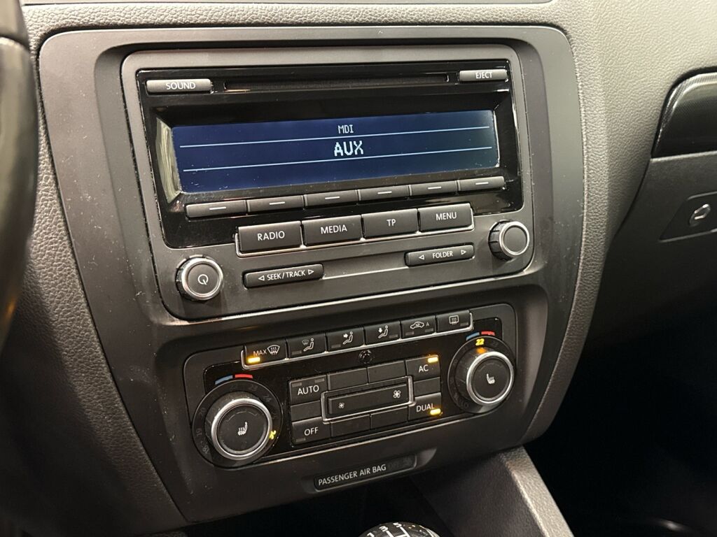 Volkswagen Jetta 2011 Harmaa