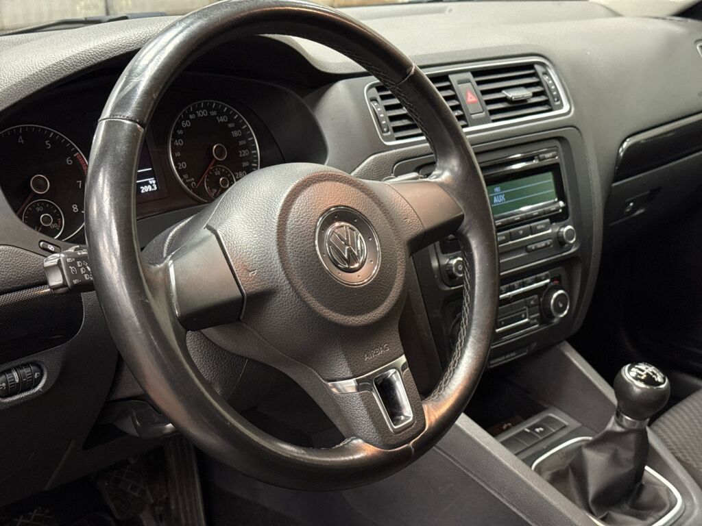 Volkswagen Jetta 2011 Harmaa