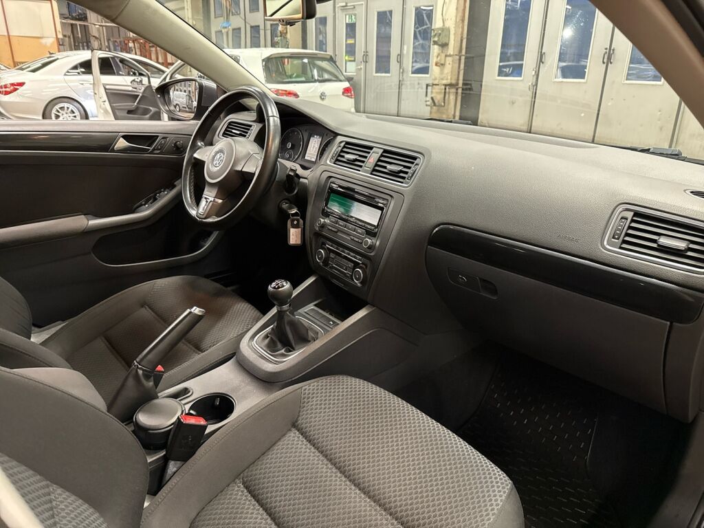 Volkswagen Jetta 2011 Harmaa