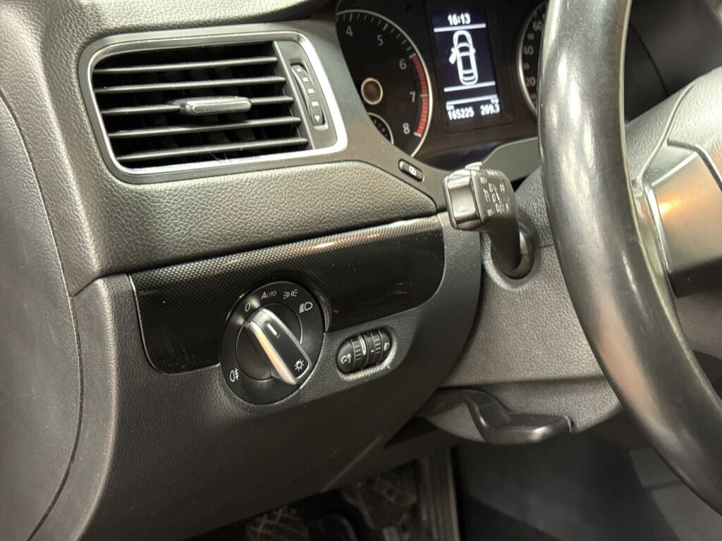 Volkswagen Jetta 2011 Harmaa