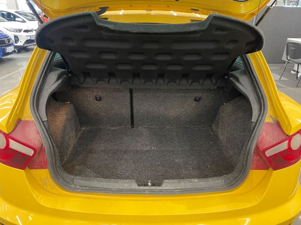 Seat Ibiza SC 2011 Keltainen