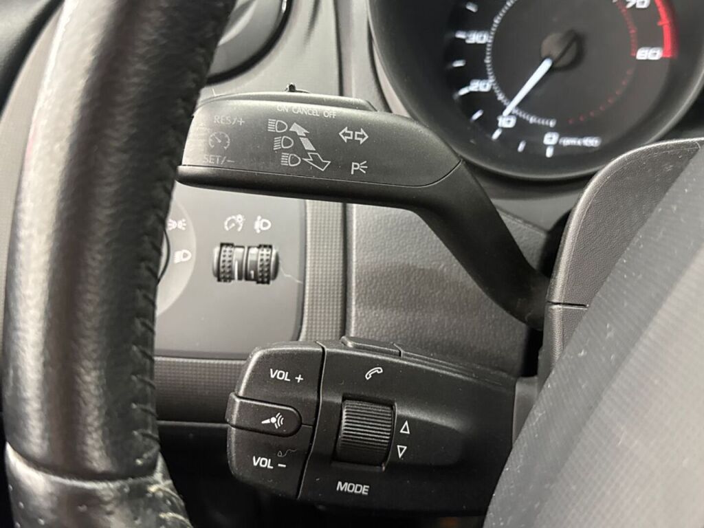 Seat Ibiza SC 2011 Keltainen