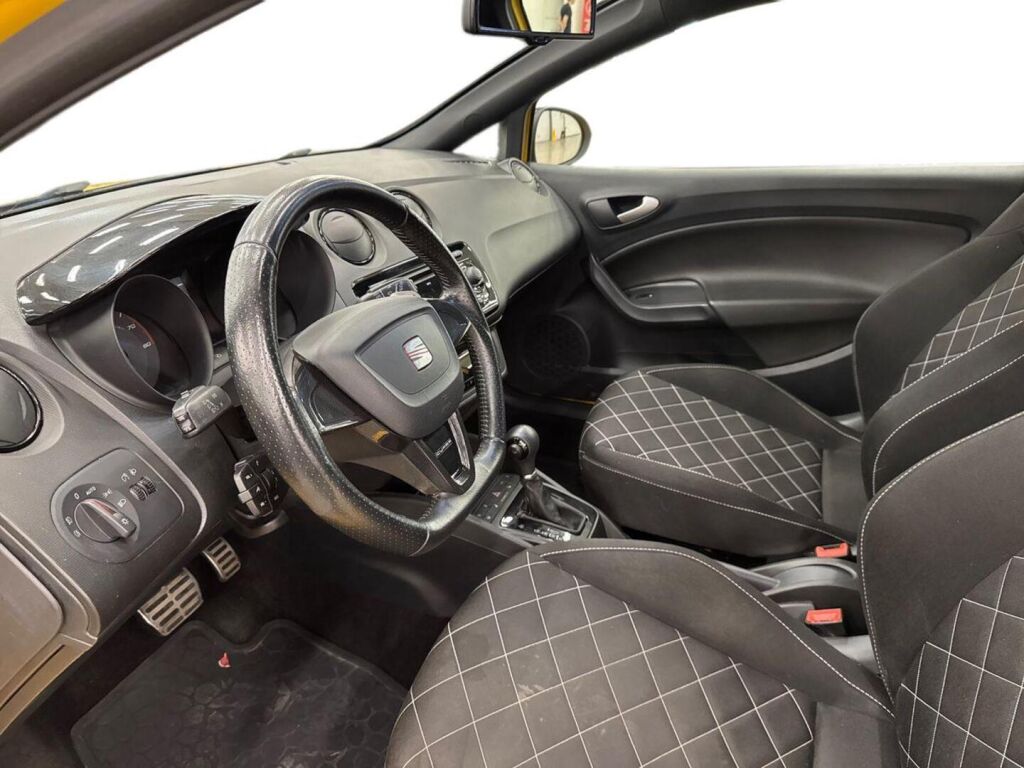Seat Ibiza SC 2011 Keltainen