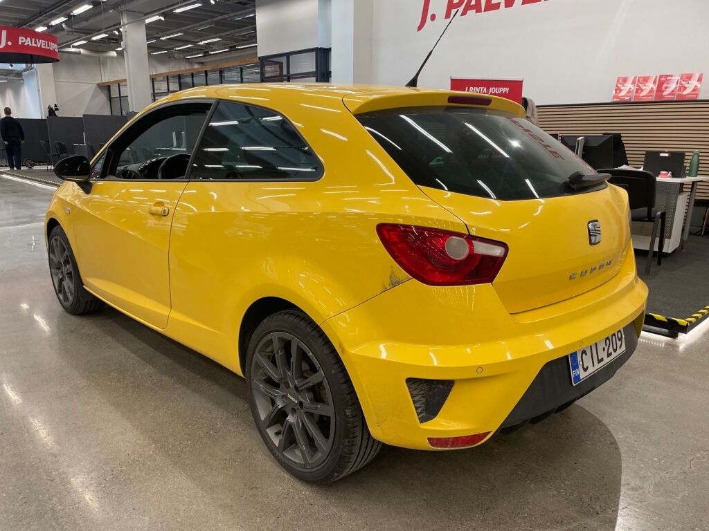 Seat Ibiza SC 2011 Keltainen