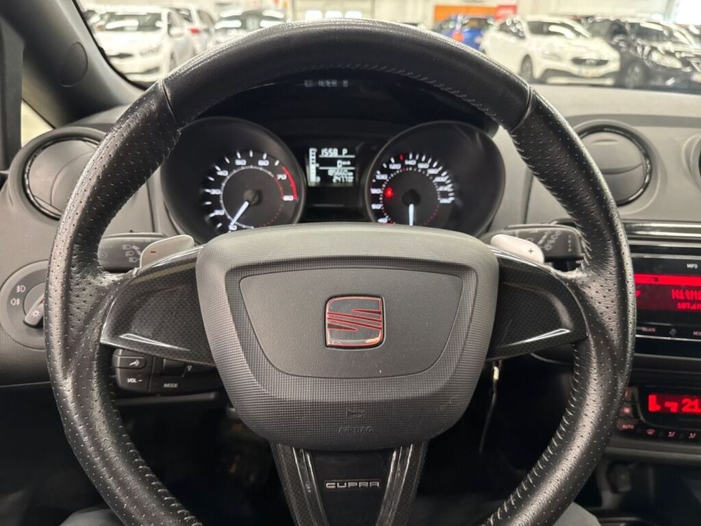Seat Ibiza SC 2011 Keltainen