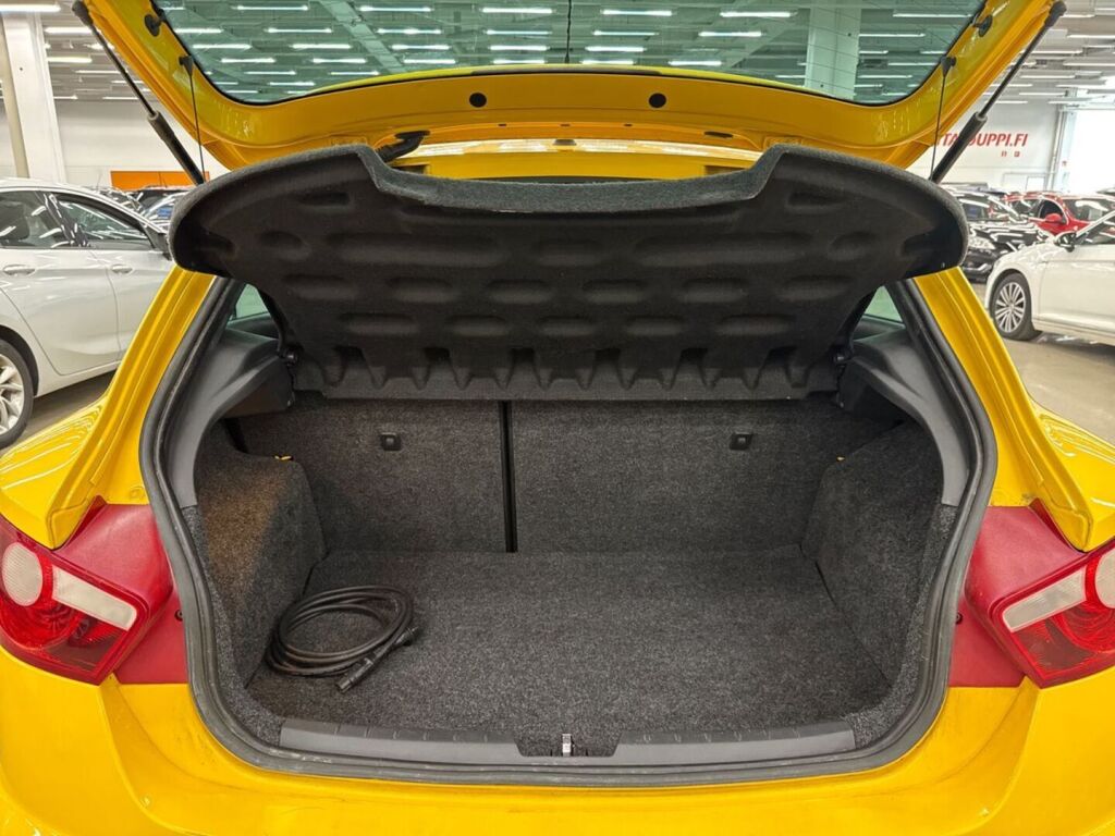 Seat Ibiza SC 2011 Keltainen