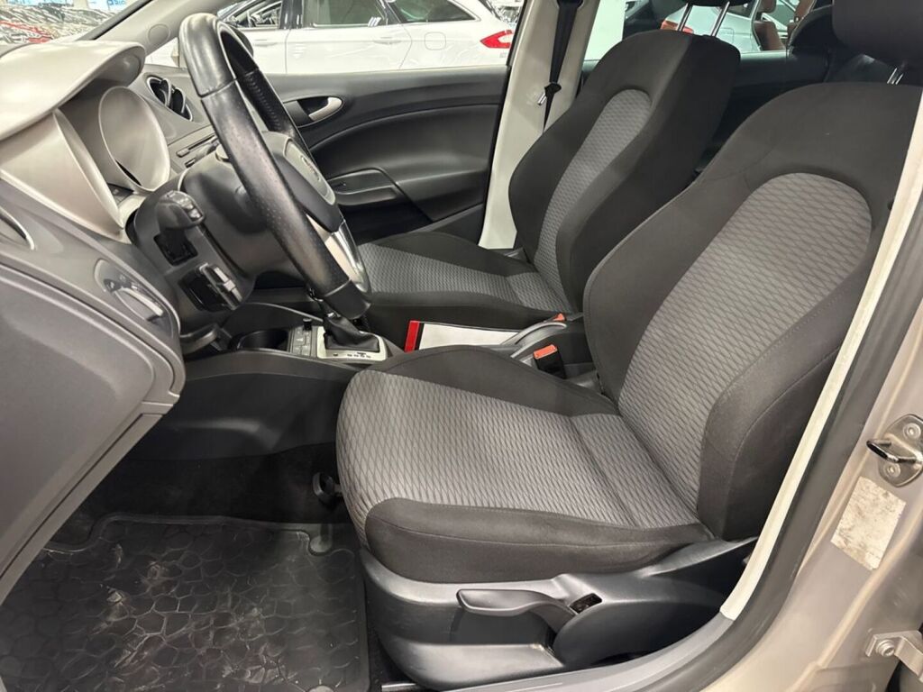 Seat Ibiza ST 2011 Ruskea (beige)